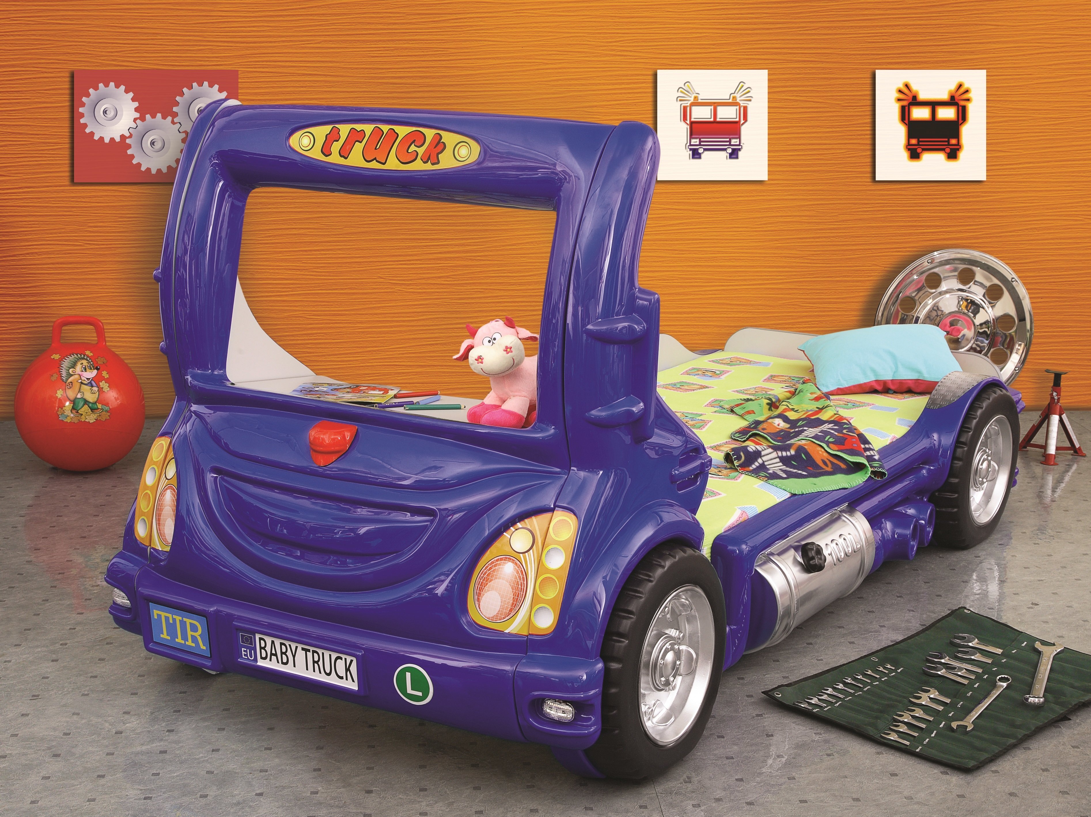 Детская кровать грузовик