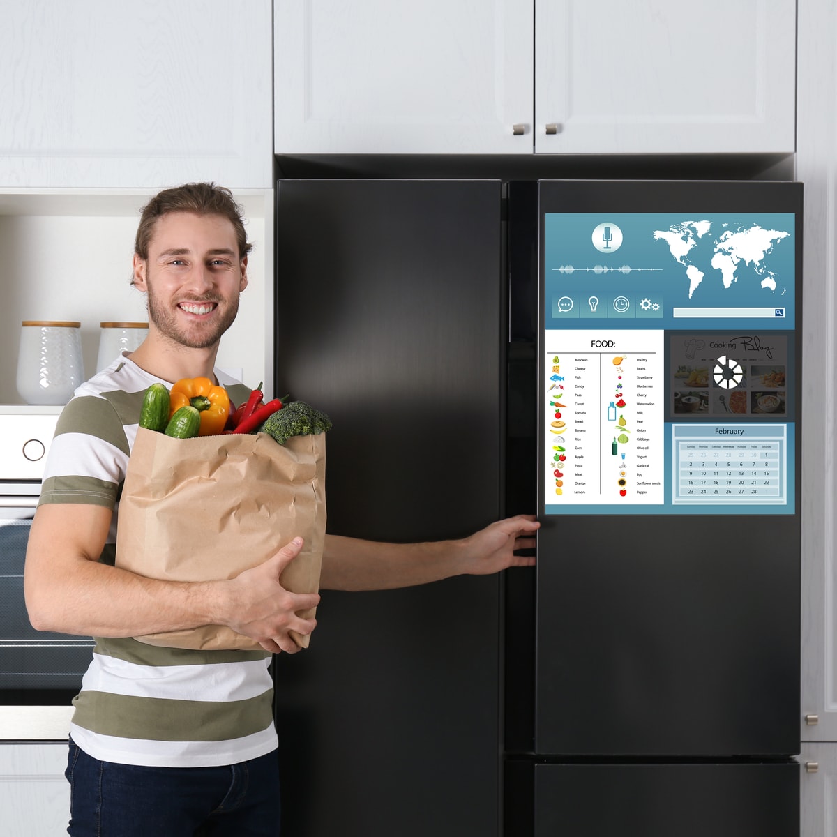 мужчина с продуктами рядом с умным холодильником