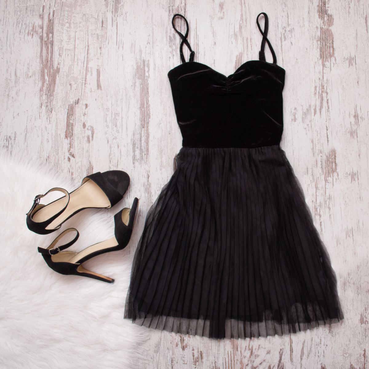 väike must kleit